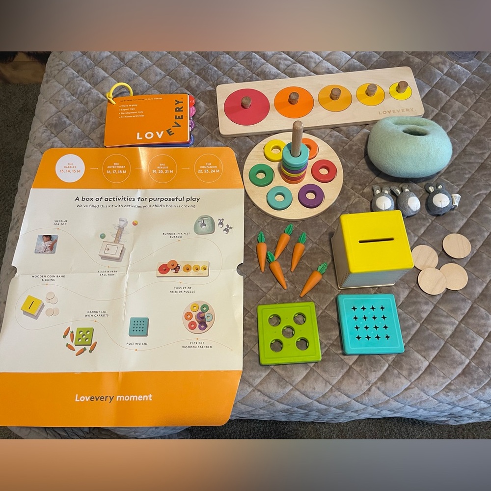 Lovevery The Babbler 13,14,15 month play kit